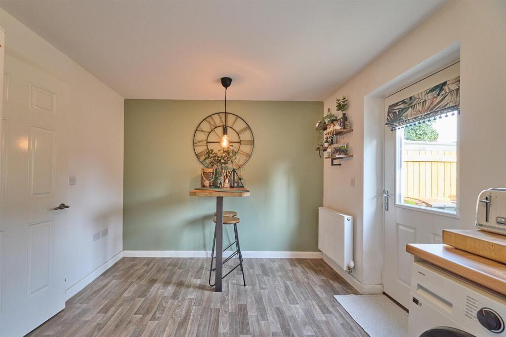 KITCHEN DINING ROOM