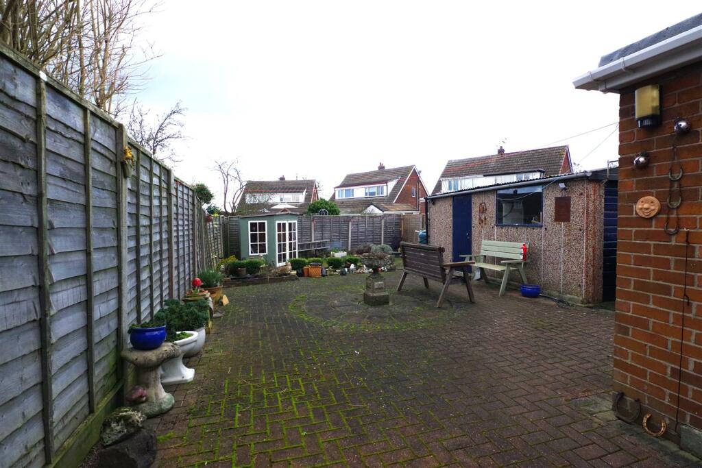 6 orchard drive Garden a.jpg