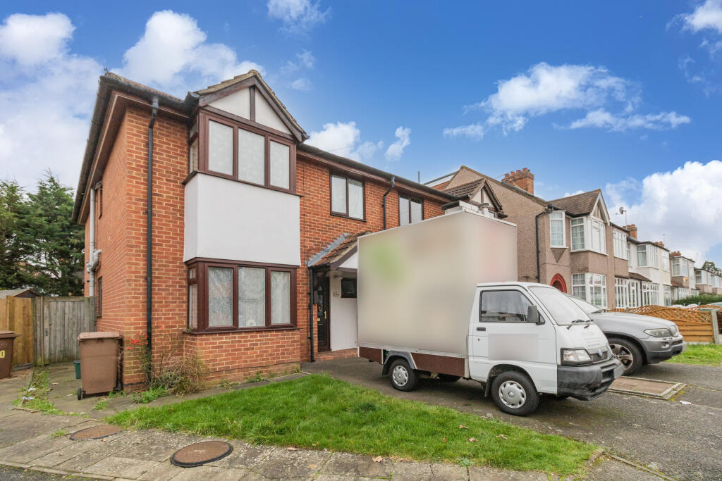 Morley-Road-Sutton-semi-detached-house-IMG_5066