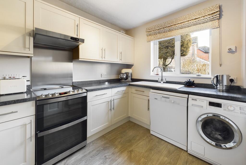 CAM02545G0-PR0325-STILL009