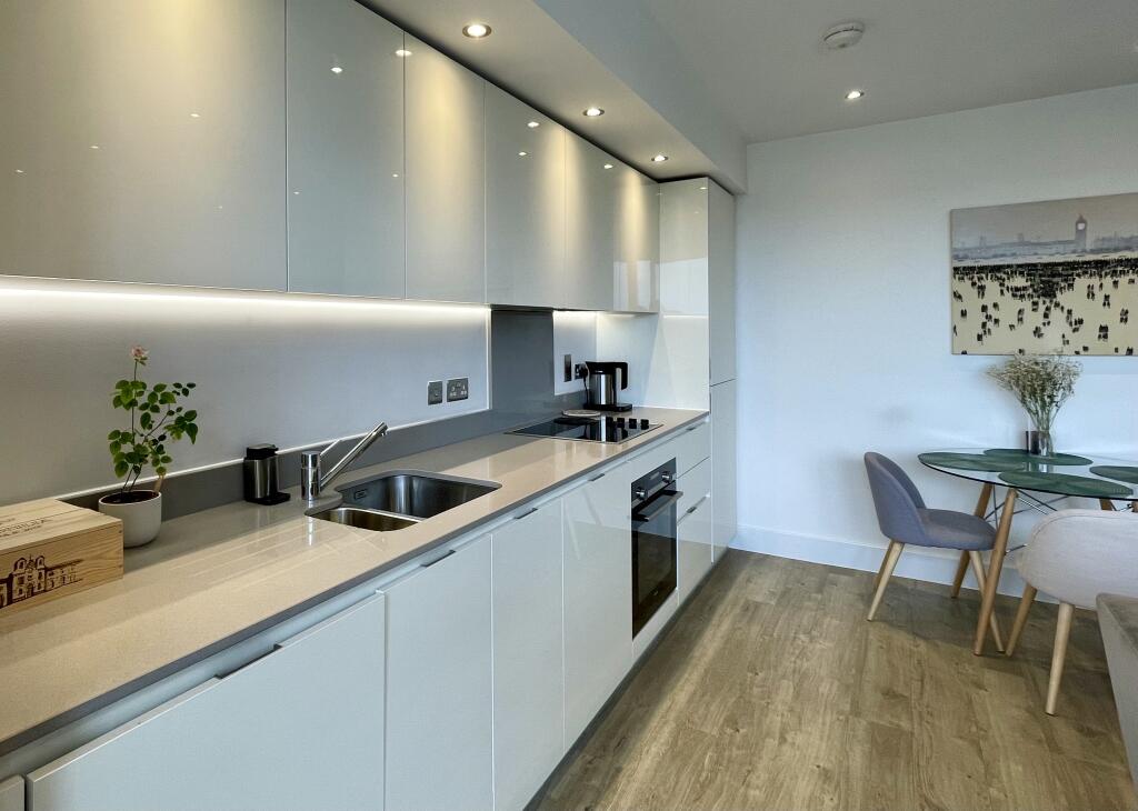 Kitchen/Dining