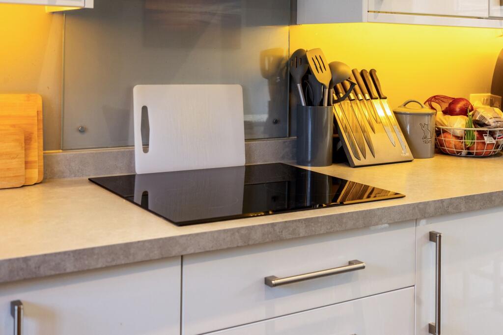 Kitchen / Dining Area