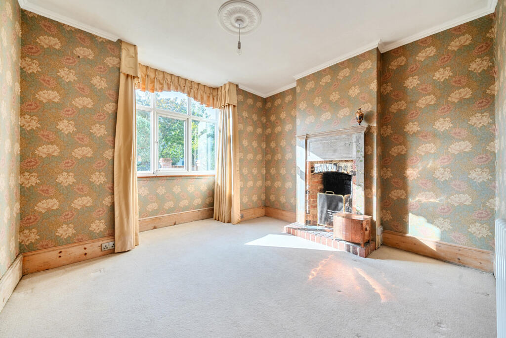 1353704-7-68c7ddc...