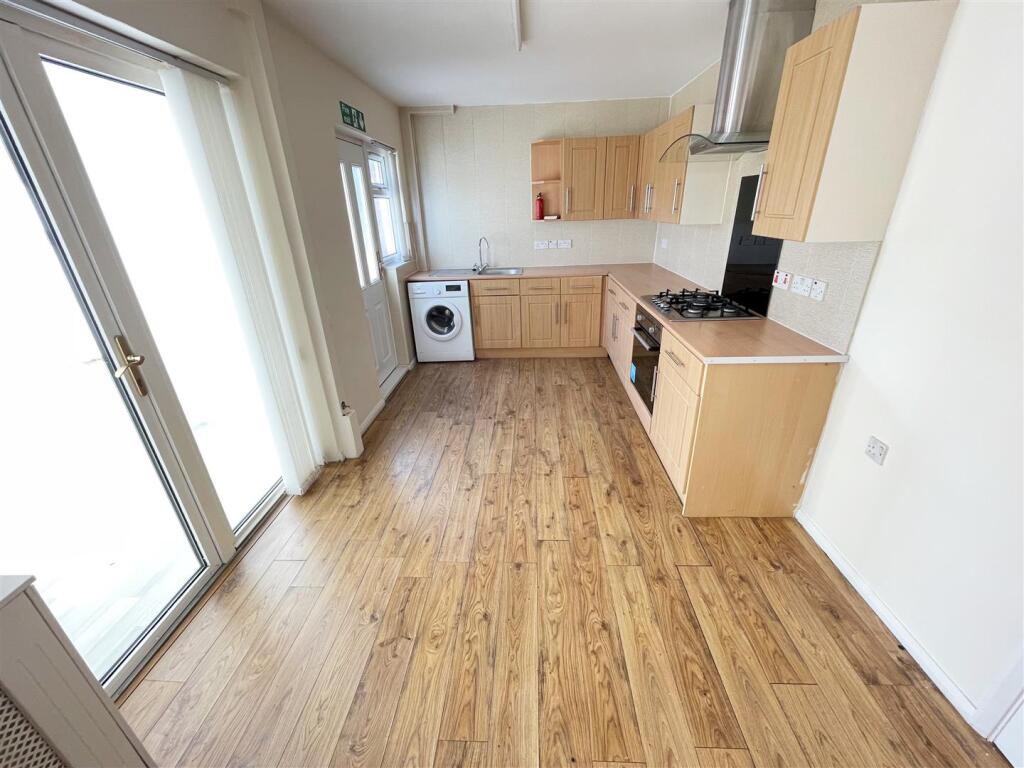 KITCHEN-DINER