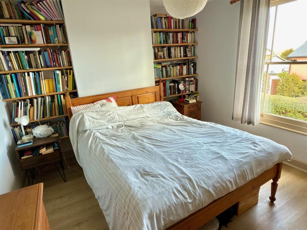 BED 1.jpg