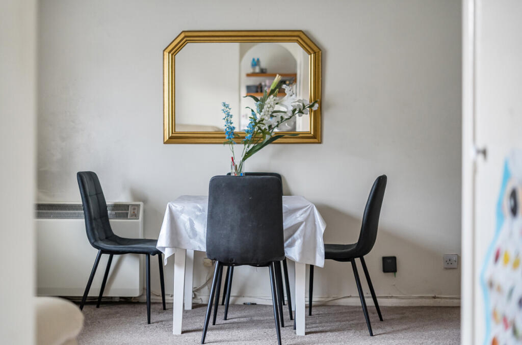 1377269-5-691c414...