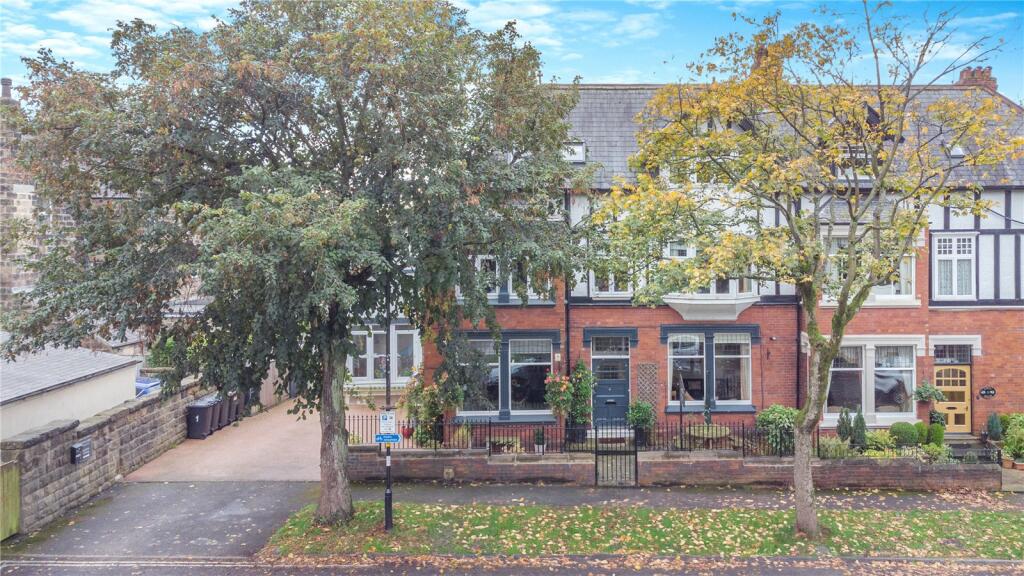 Acorn Lodge