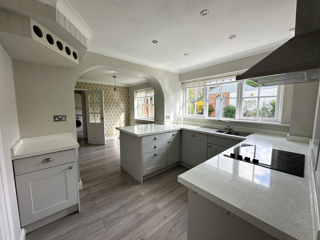 Kitchen / dining room
