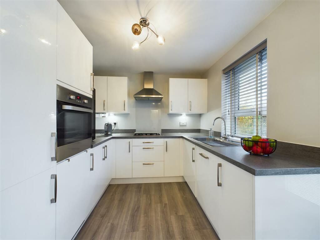 KITCHEN/ DINER