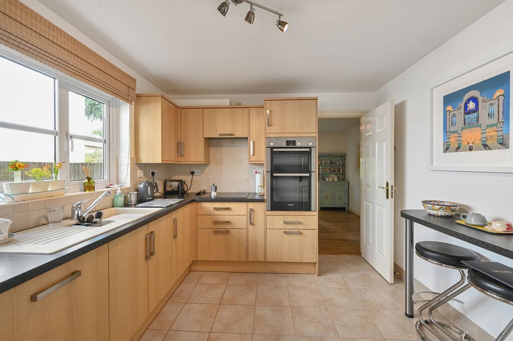 Kitchen/ Breakfast Room