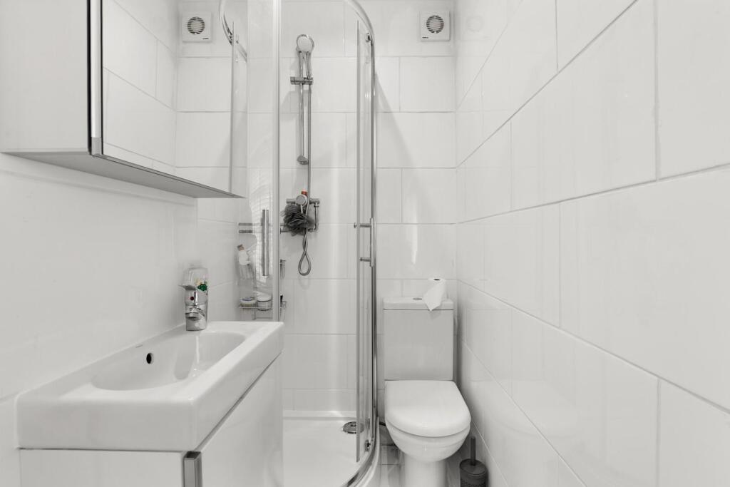 First Fllor - Bed 2 - En Suite.jpg