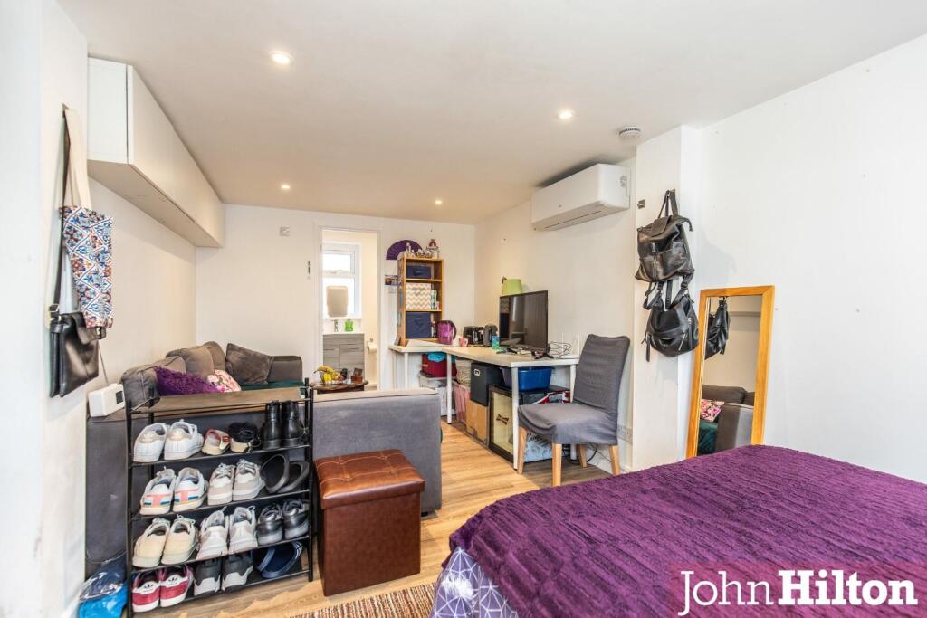 Fernhurst Crescent -22.jpg