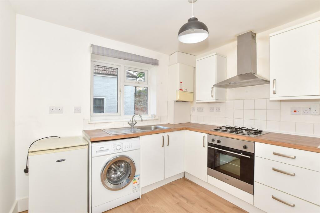 Lounge/ Kitchen