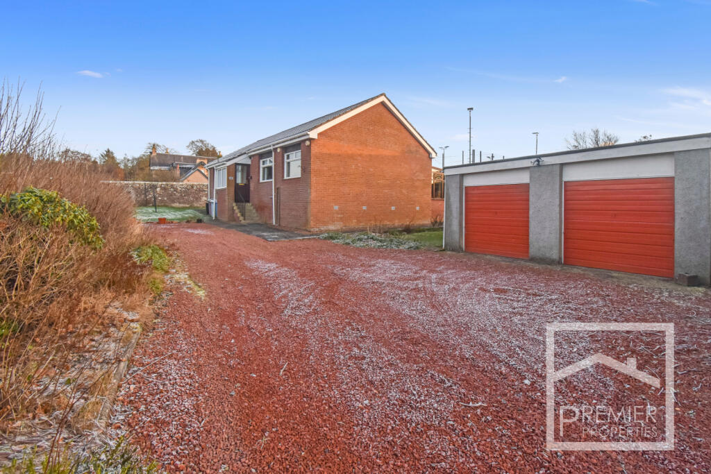 Front Elevation/Driveway &amp; Garage