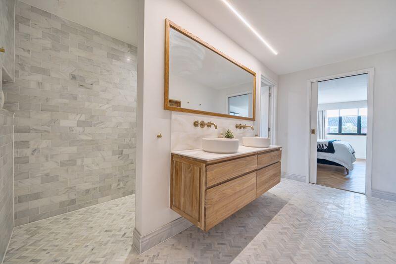 En Suite to Bedroom One