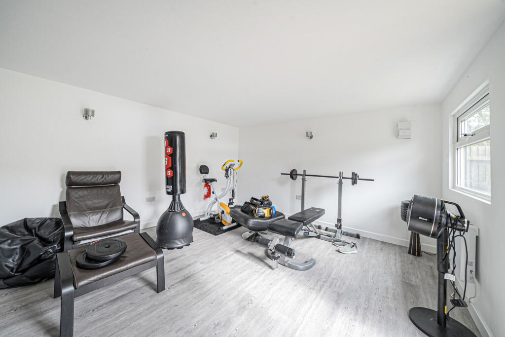 1348852-17-68b82b...