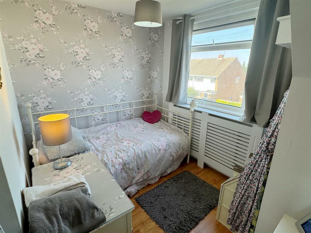 Bed 4.JPG