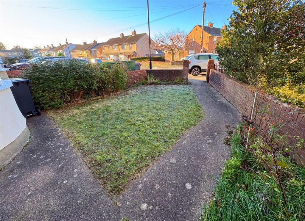 Front garden and pathway.jpg