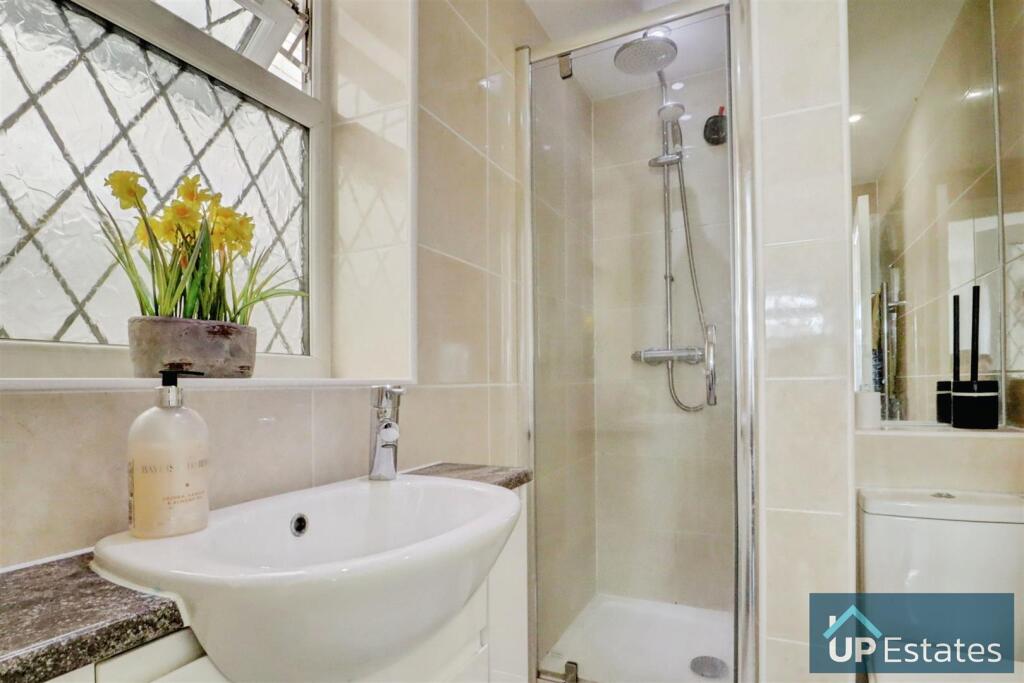 DOWNSTAIRS SHOWEROOM