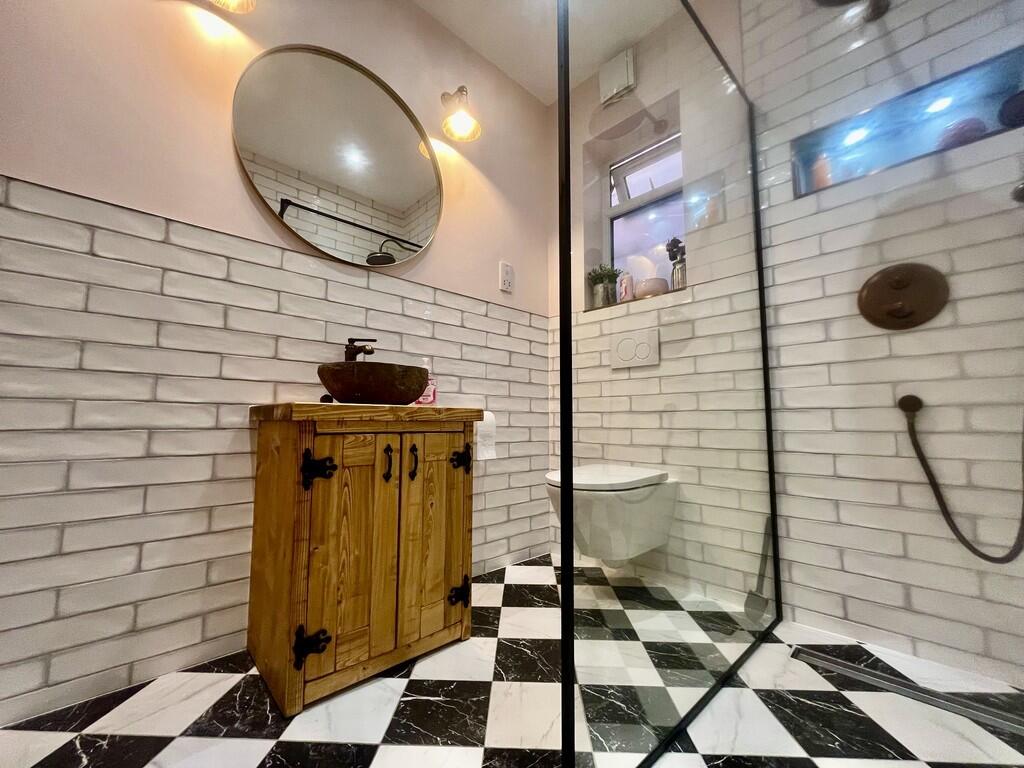 7b324d58-bafd-4aa...