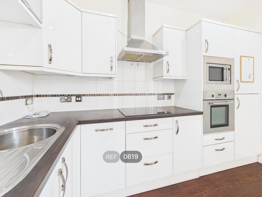 Kitchen &amp; Living area