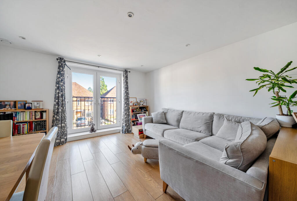 1364990-16-68e7ba...