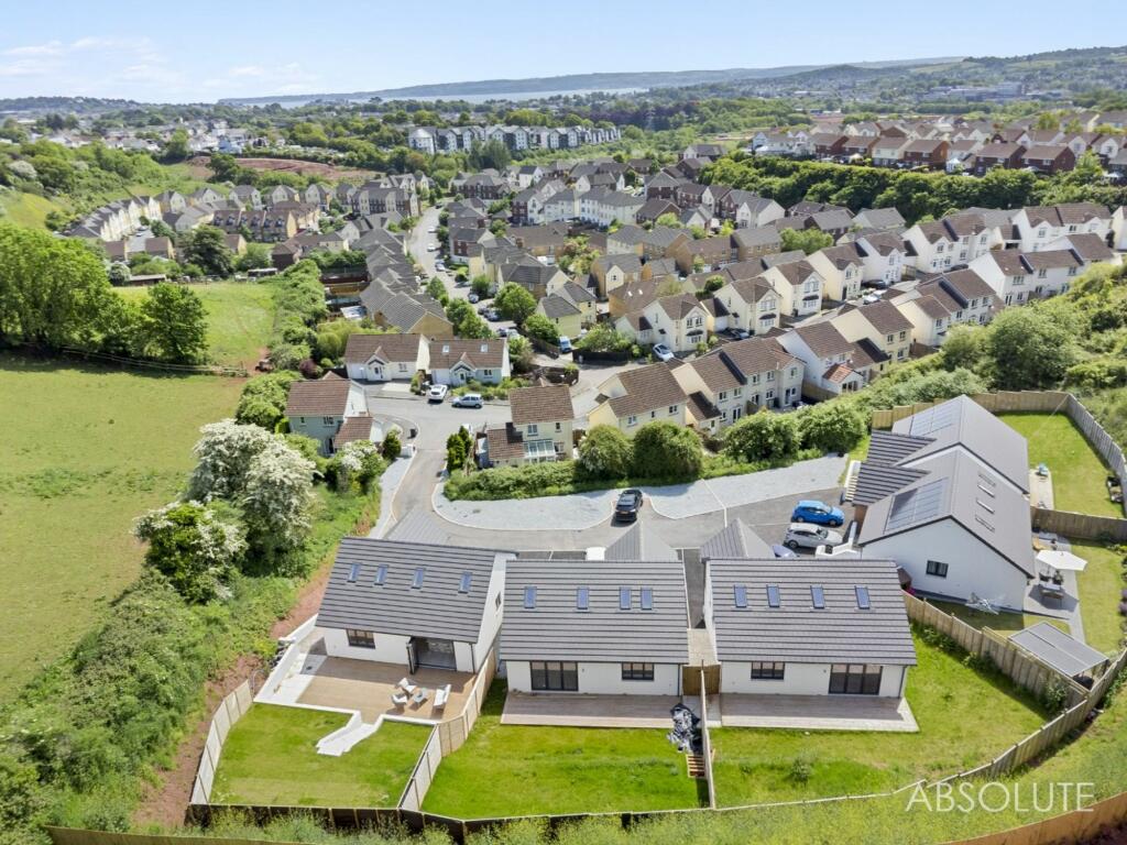 Martinique Gardens, Torquay, TQ2