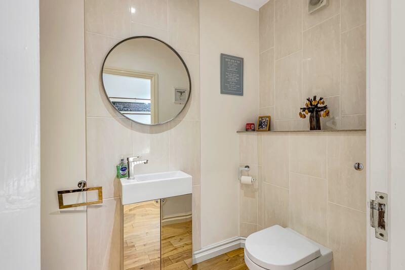 CLOAKROOM/WC