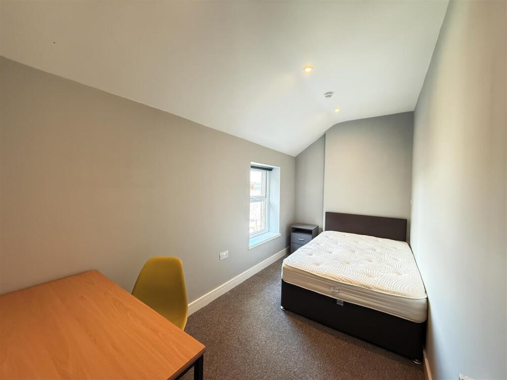 Bedroom 7.JPG