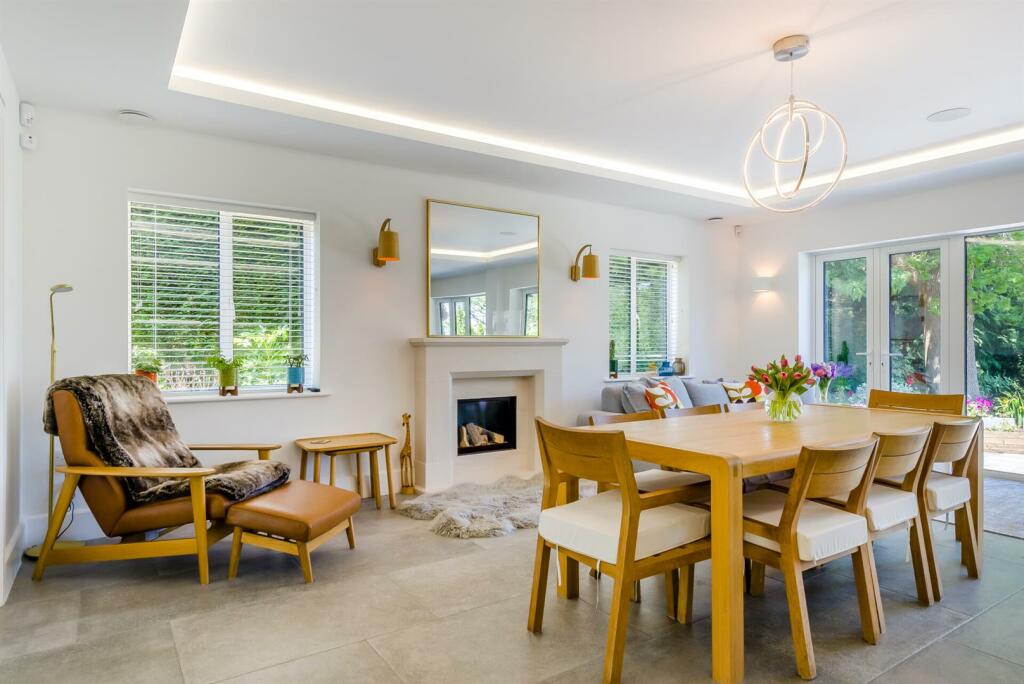 8594318-interior39.jpg