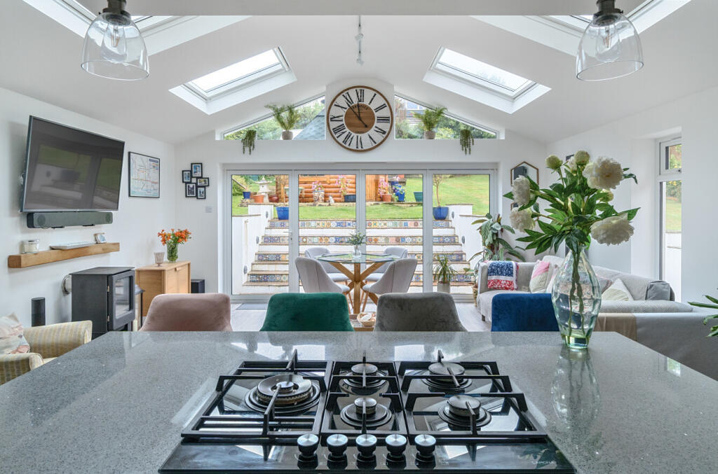 1305639-16-684ac4...