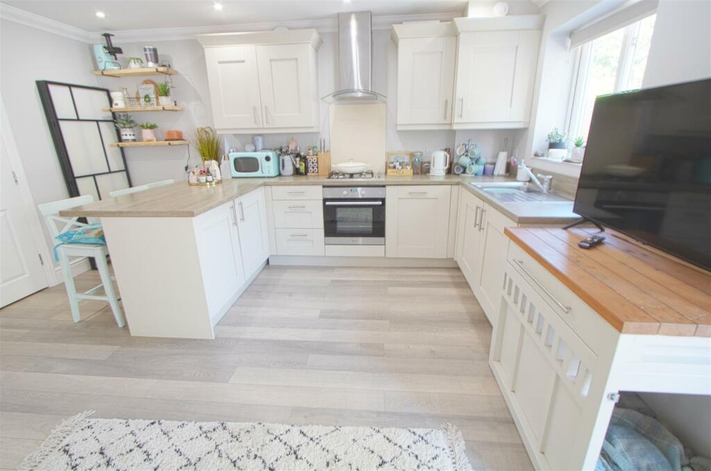 kitchen1.jpg