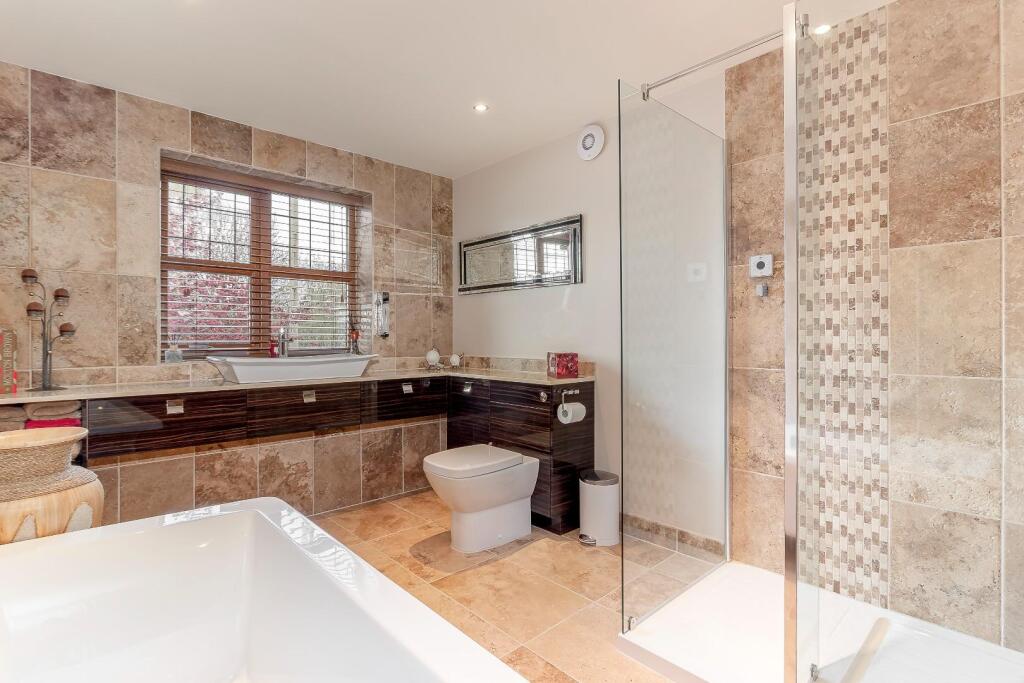 Bathroom - A.jpg