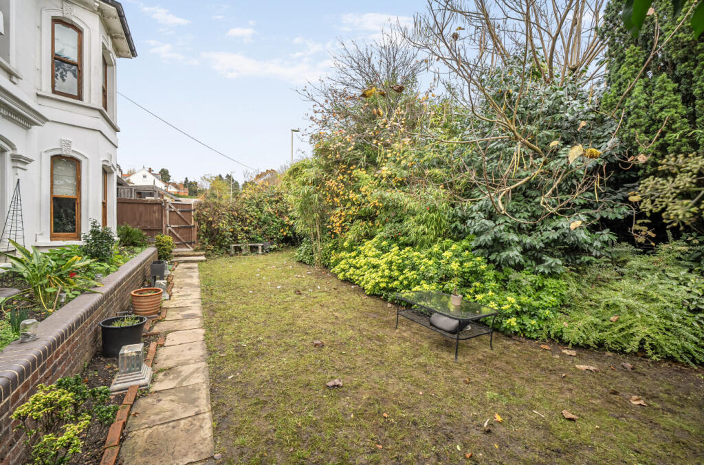 1374670-31-690e23...