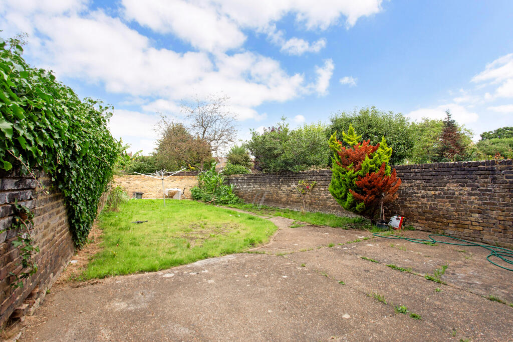 Flat 1, 49 Warwick R