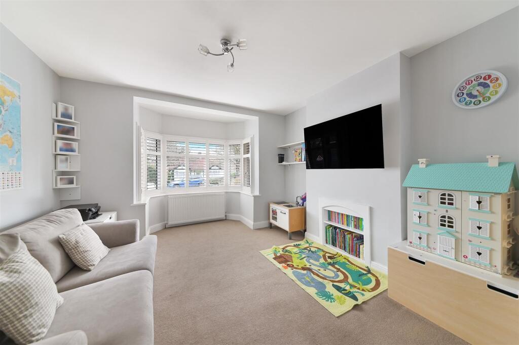 ROUNDWOOD WAY (1).jpg