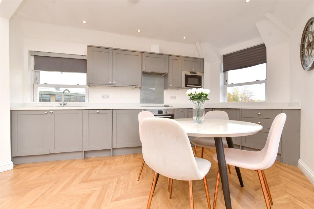 Kitchen / Living Room