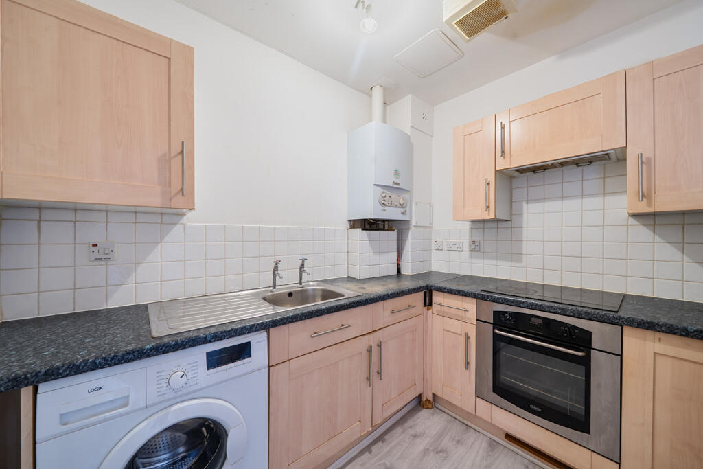 1305292-8-684845c...