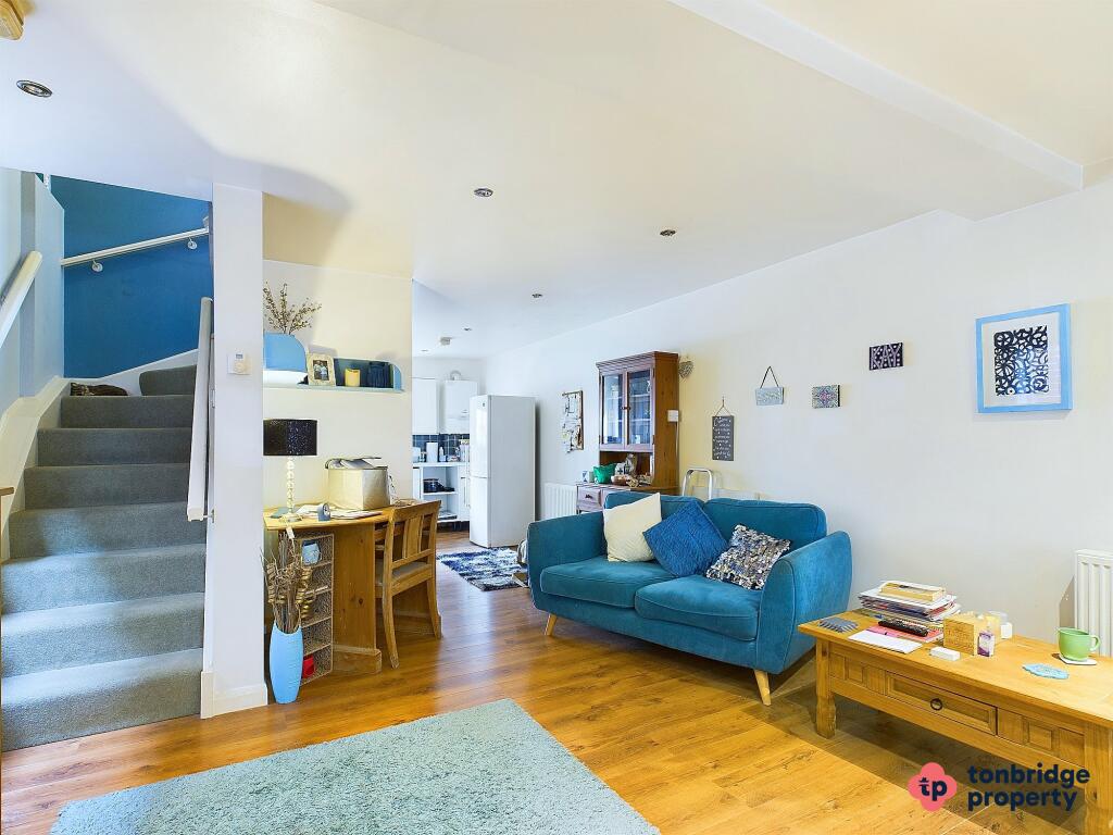 CAM03742G0-PR0013-STILL038