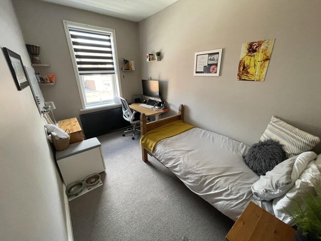 10-bedroom-3