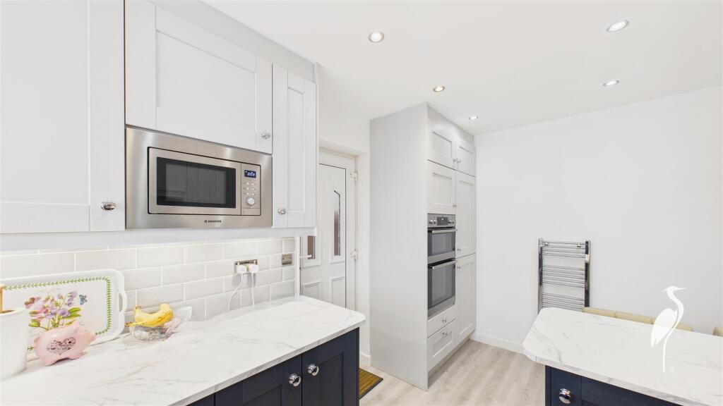 Breakfasting Kitchen