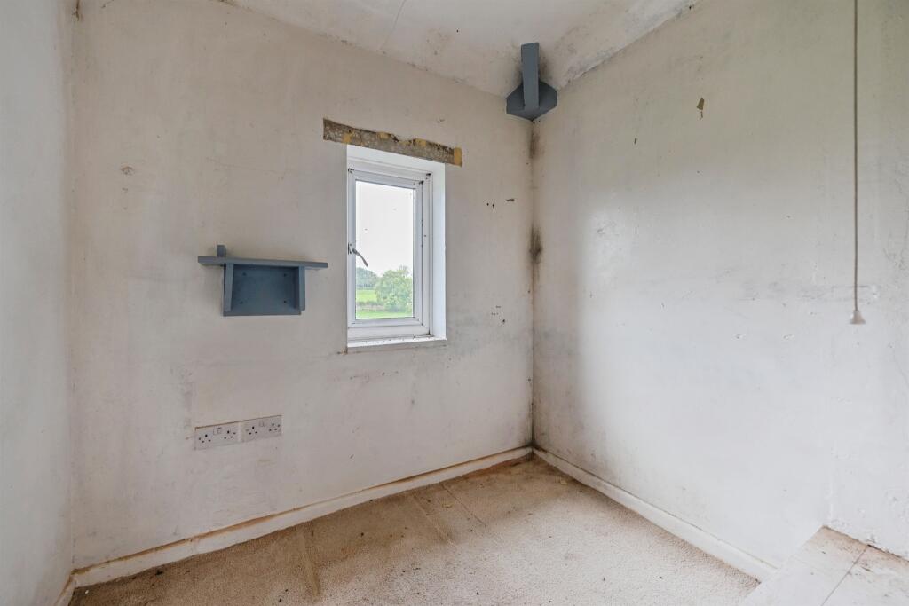 Bedroom: