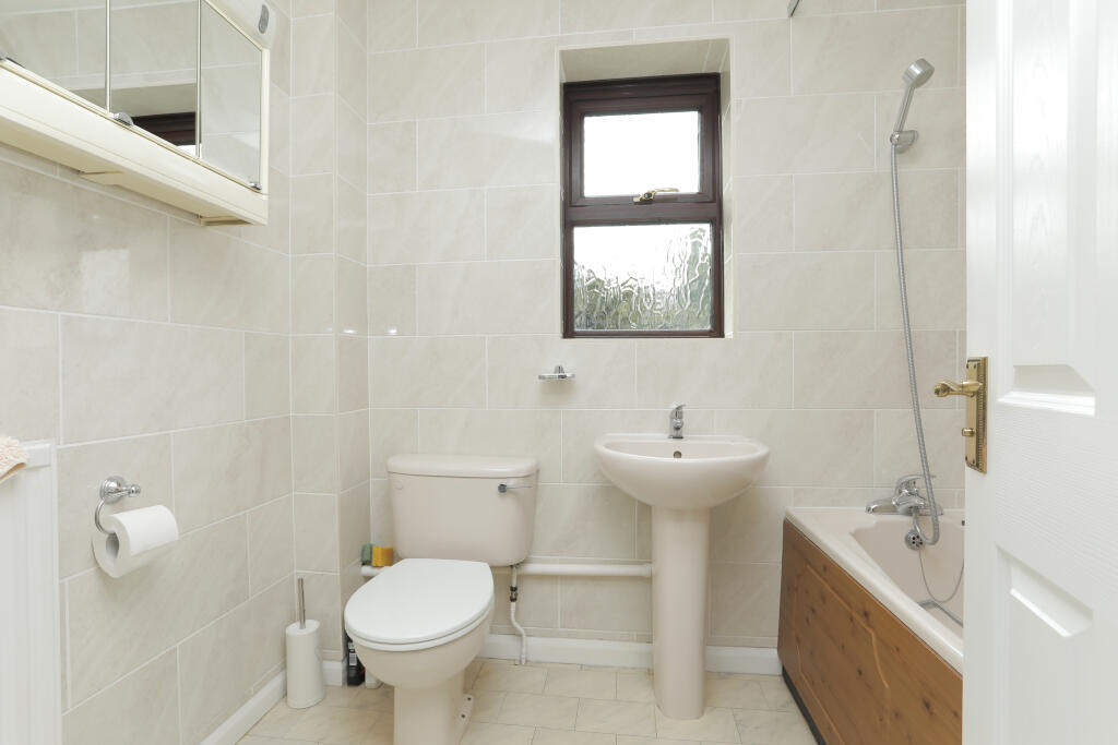 general 7 Newbury Cl