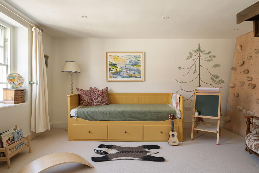 280606 - 12 Whiteheads Lane ph14 copy.jpg