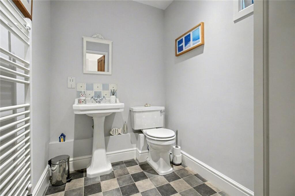 Gf Cloakroom