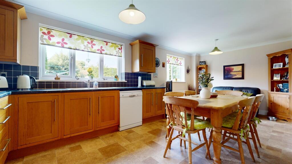 KITCHEN/DINING/FAMILY ROOM