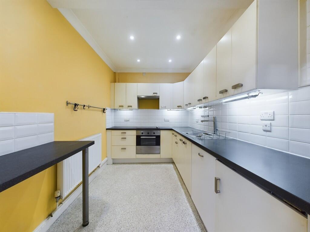 CAM04018G0-PR0122...