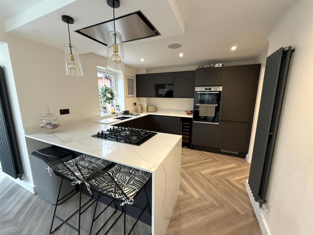Kitchen A.JPG