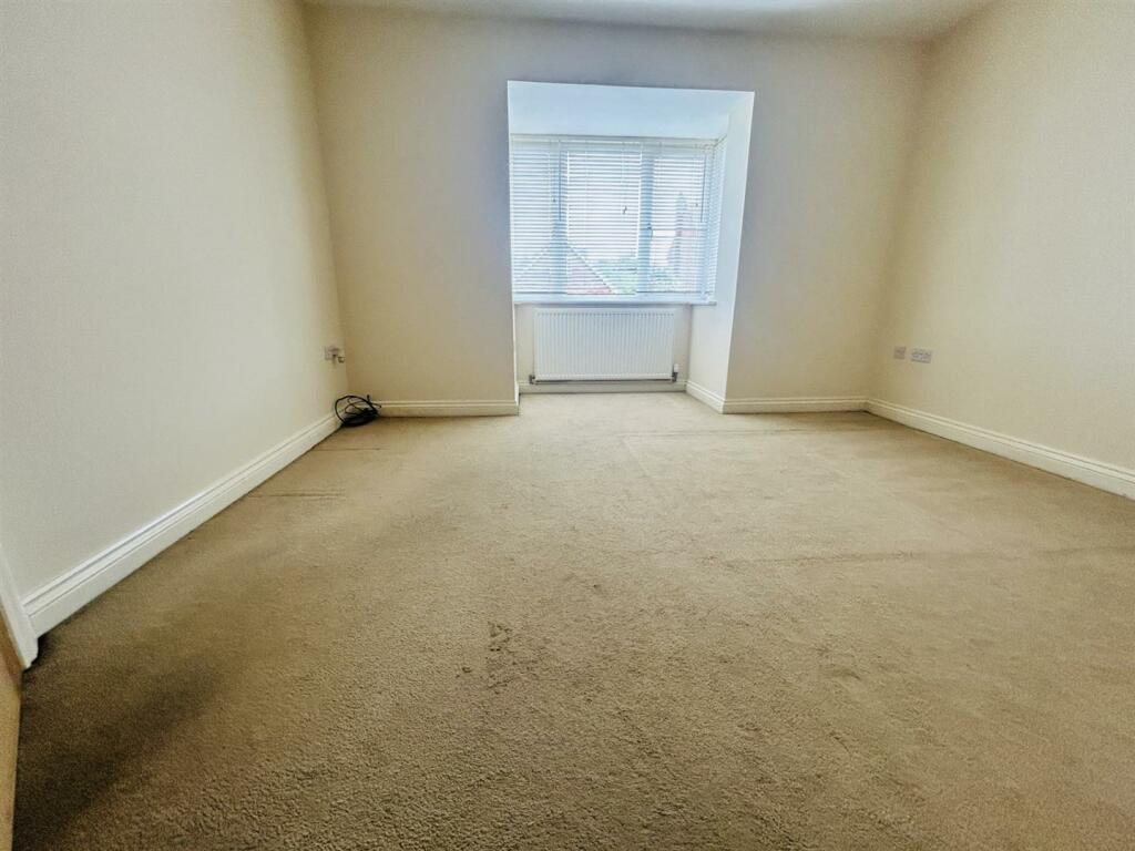 01323 438506