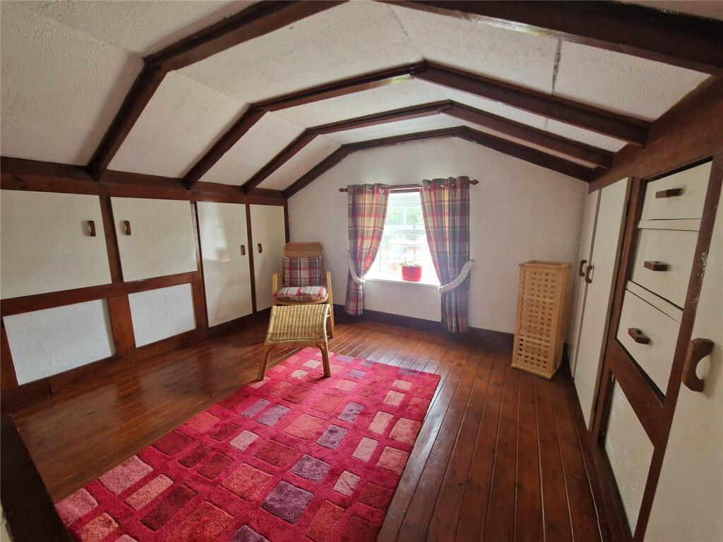 Bedroom/Attic Room